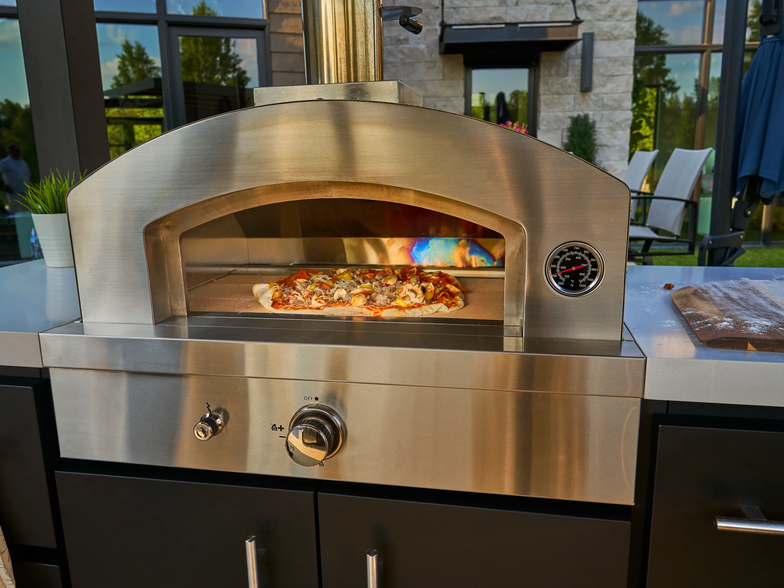 Edgemont Bay | U-Shape Outdoor Kitchen with Bar Seating, Grill & Pizza Oven - Image 7