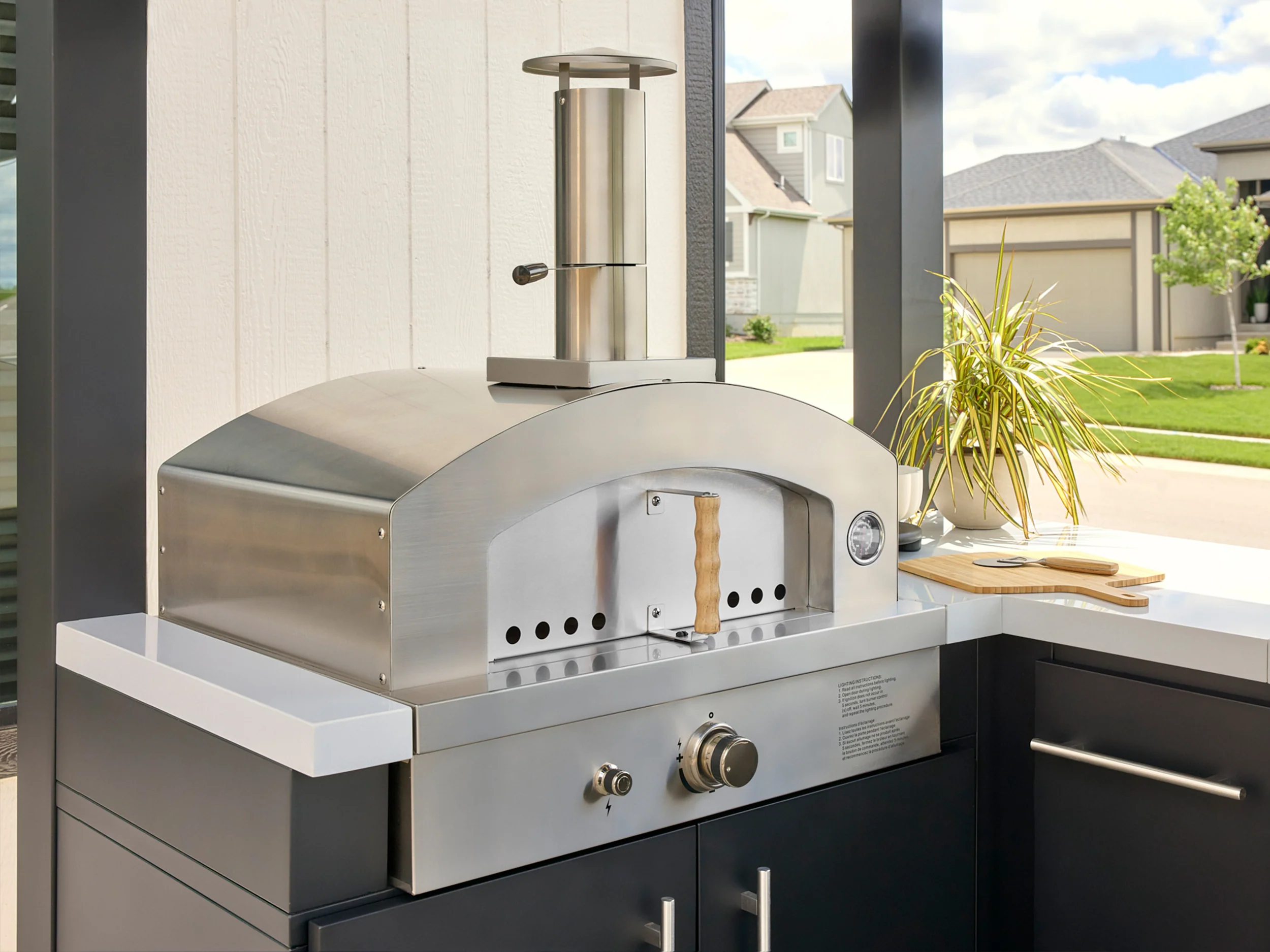 Edgemont Bay | U-Shape Outdoor Kitchen with Bar Seating, Griddle & Pizza Oven - Image 4