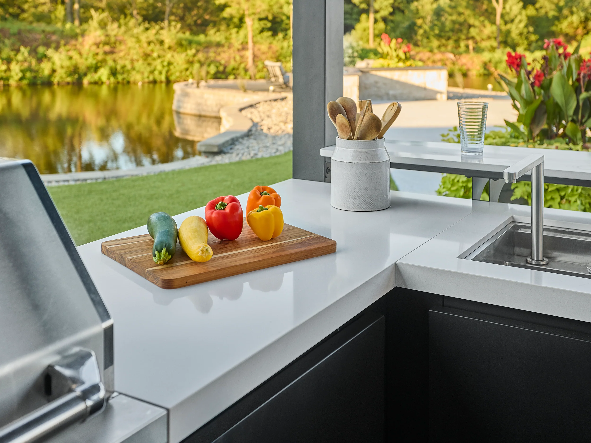 Edgemont Bay | U-Shape Outdoor Kitchen with Bar Seating, Grill & Griddle - Image 7