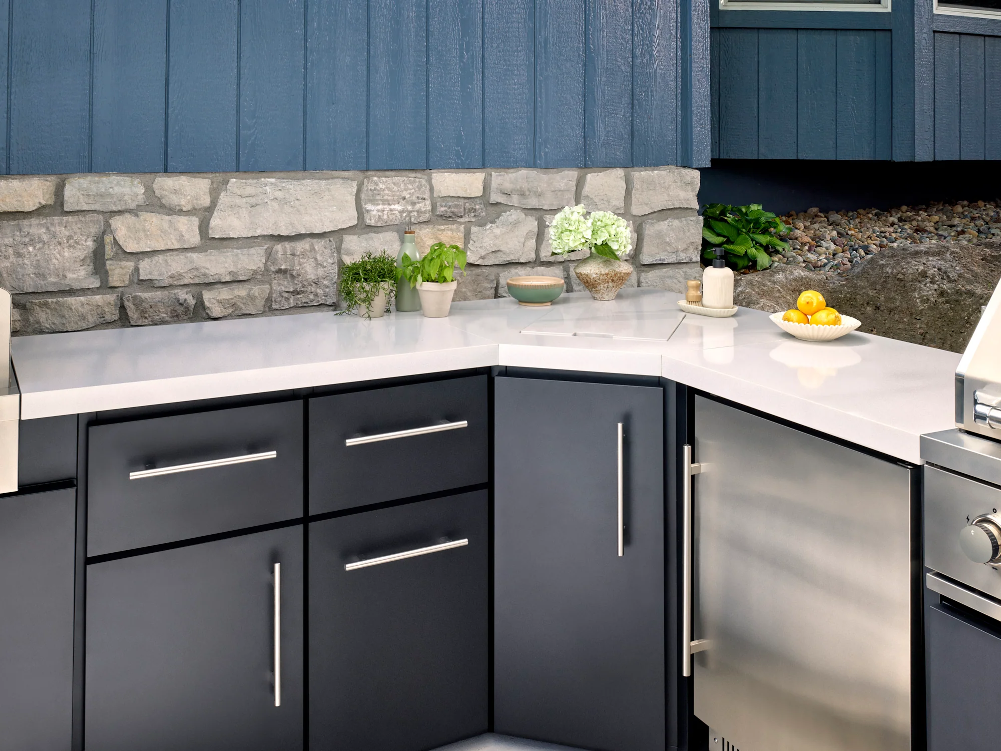 Emory | Corner Outdoor Kitchen Island with Built-In Griddle & Pizza Oven - Image 9