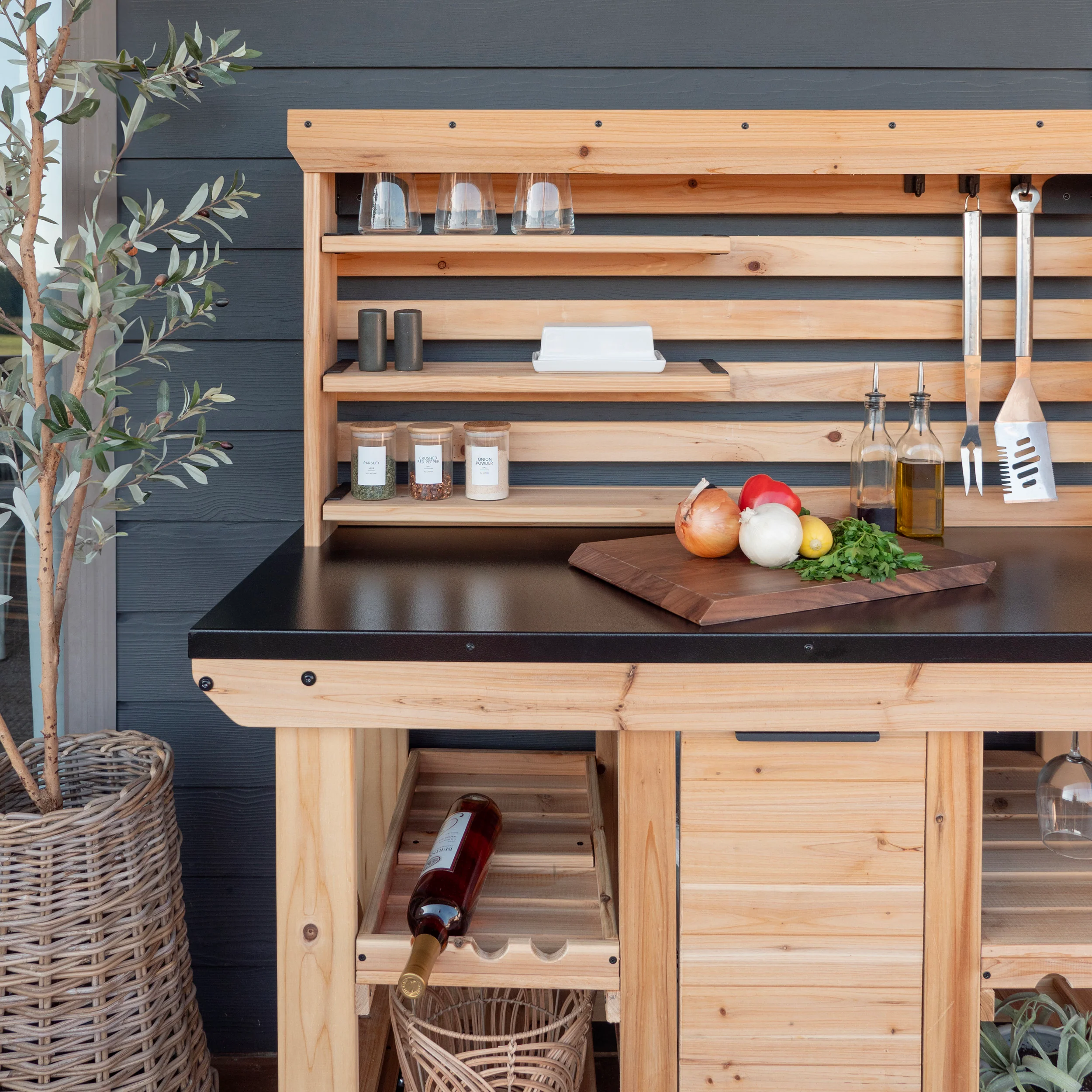 Hutch/Serving Station - Image 4