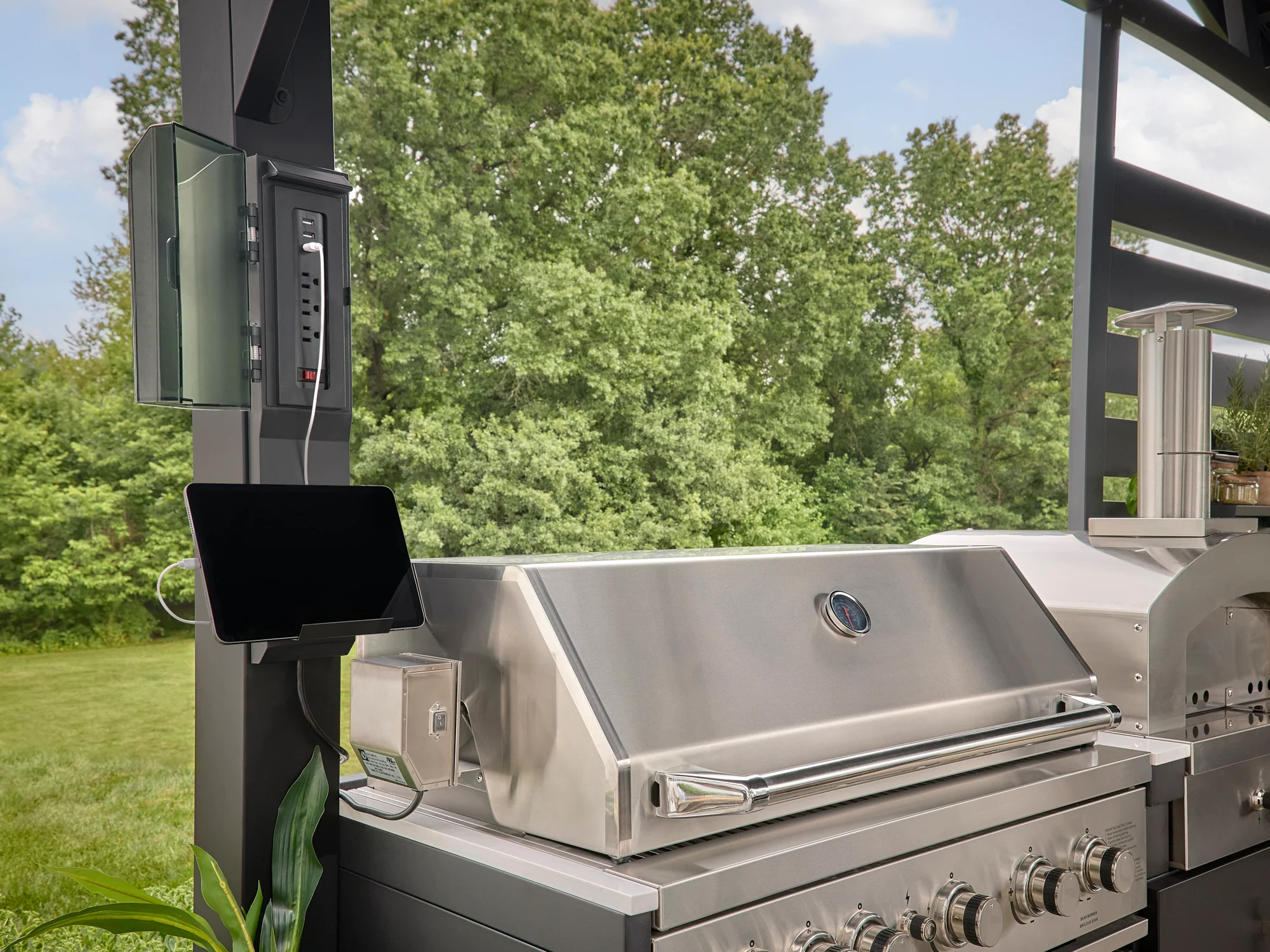 Langston | Covered Walk-In Outdoor Kitchen with Built-In Griddle & Pizza Oven - Image 20