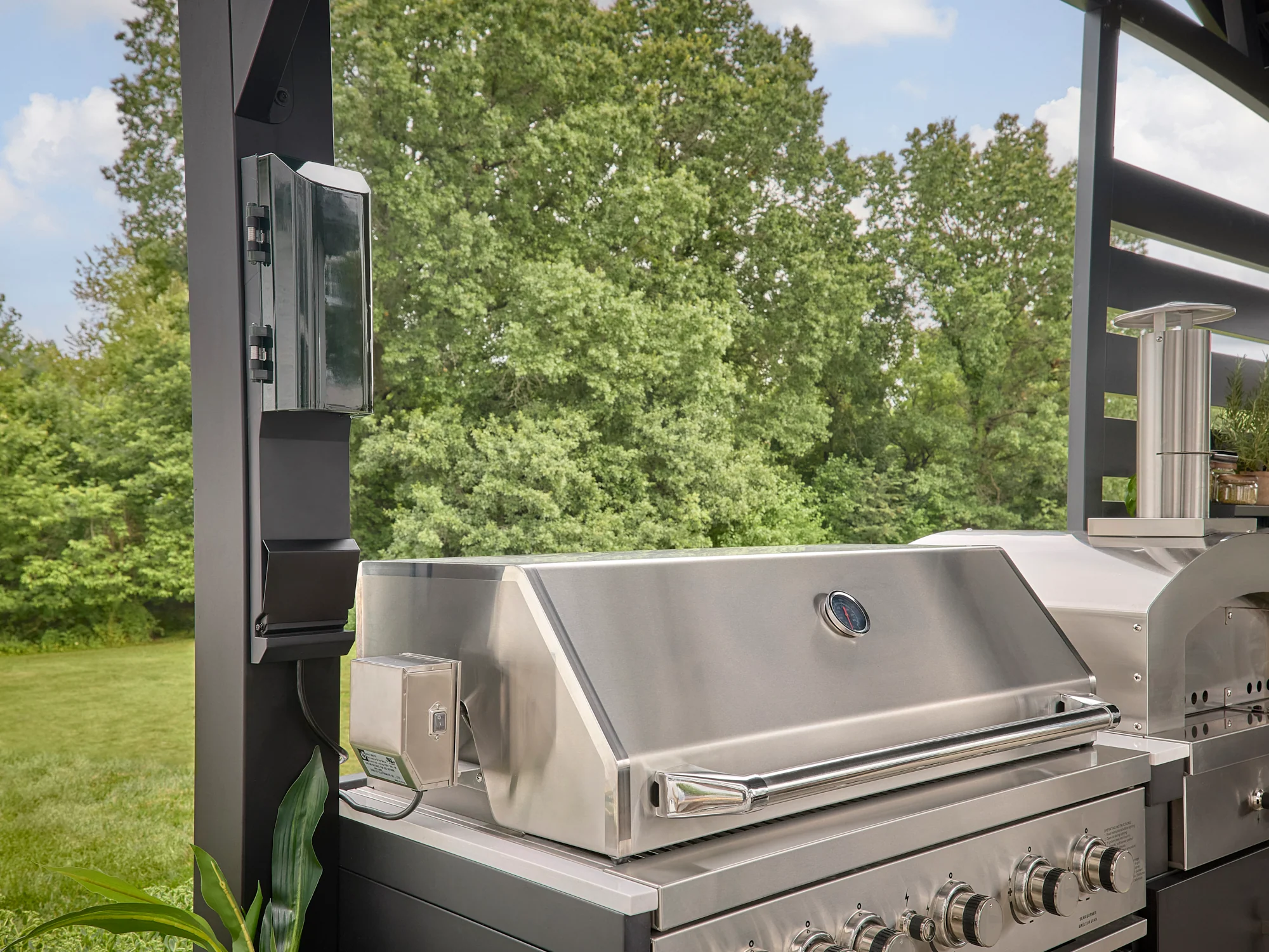 Langston | Covered Walk-In Outdoor Kitchen with Built-In Grill & Pizza Oven - Image 24