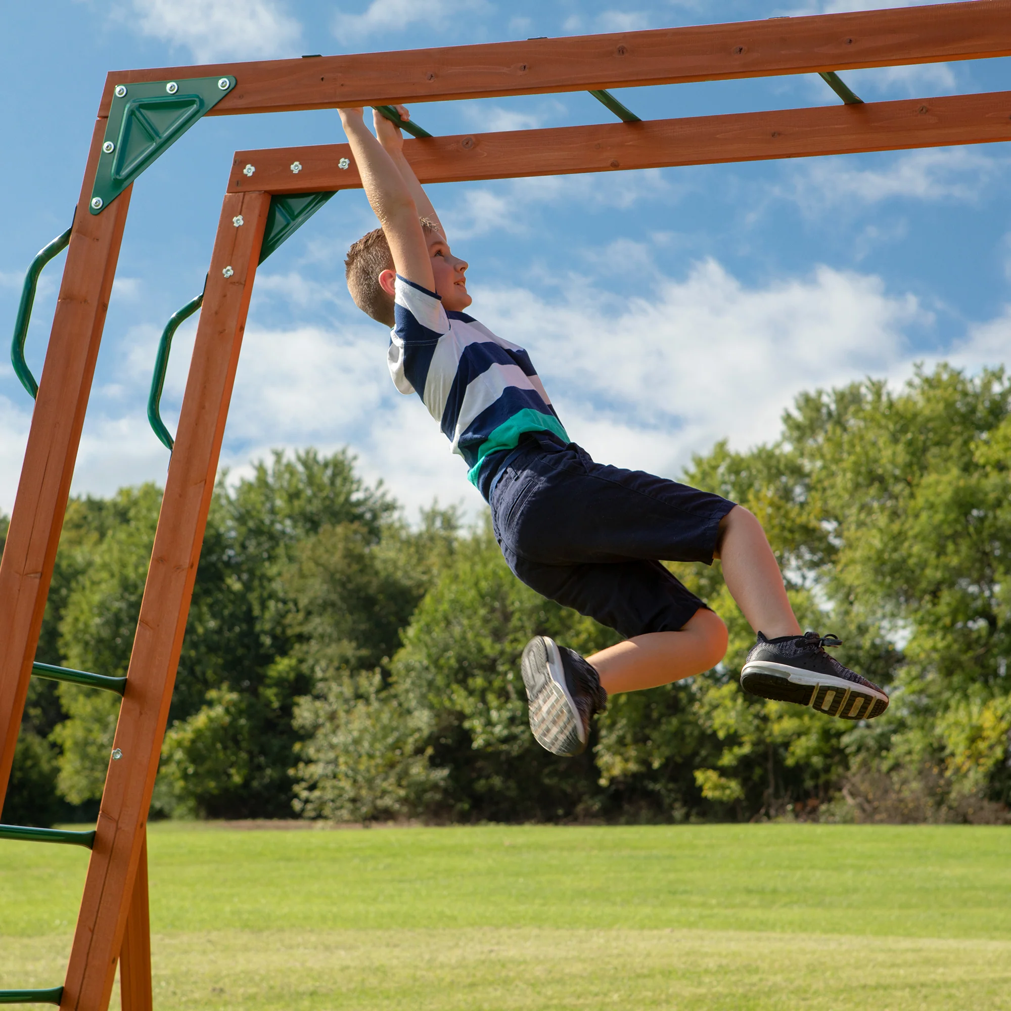 Skyfort II Swing Set - Image 3